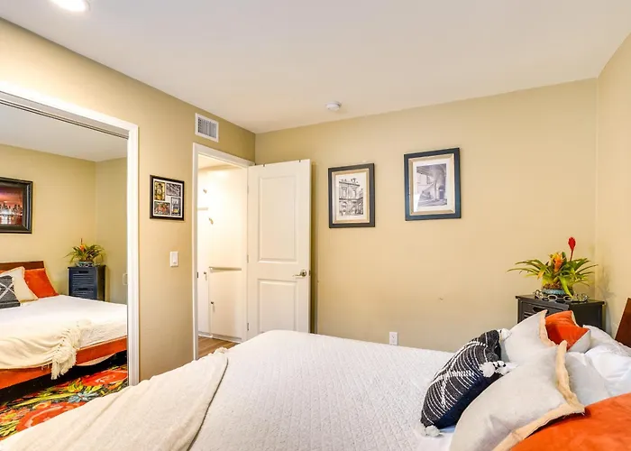 Newport Beach Vacation Rental Steps To Shore!